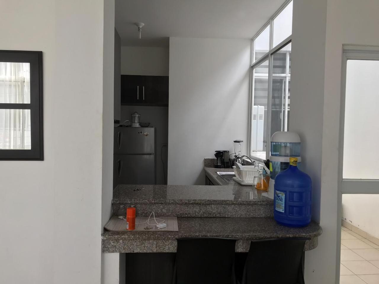 Departamento En El Centro De Manta Appartement Buitenkant foto